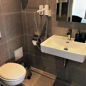 Zimmer mit zwei Einzelbetten